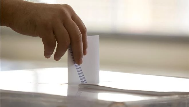 Δημοσκόπηση: Προβάδισμα της Νέας Δημοκρατίας και στην Αττική